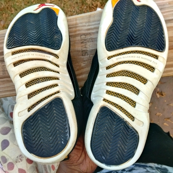 Jordan 12 Retro Reverse Taxi (Pre-Owned) sz5.5Y - Picture 7 of 7